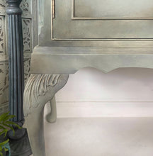 Load image into Gallery viewer, Vintage sideboard hand painted
