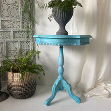 Load image into Gallery viewer, Ornate vintage small side table, blue
